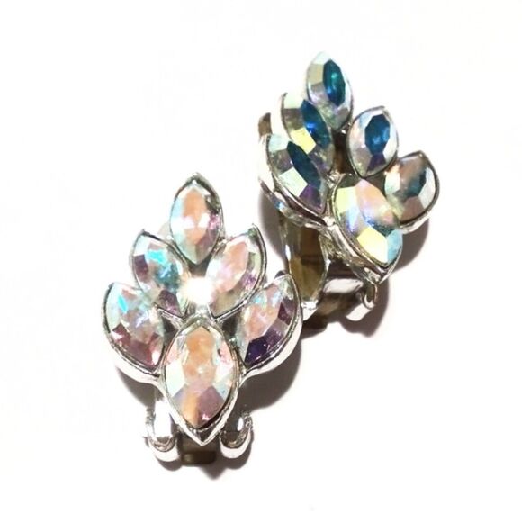 Vintage Aurora Borealis Marquis Rhinestone Cluster Clip On Earrings - Picture 2 of 7